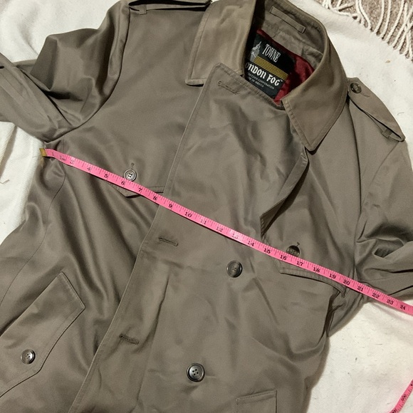 London Fog Towne trench coat 38 short with belt and fleece liner taupe excellent - Picture 15 of 15